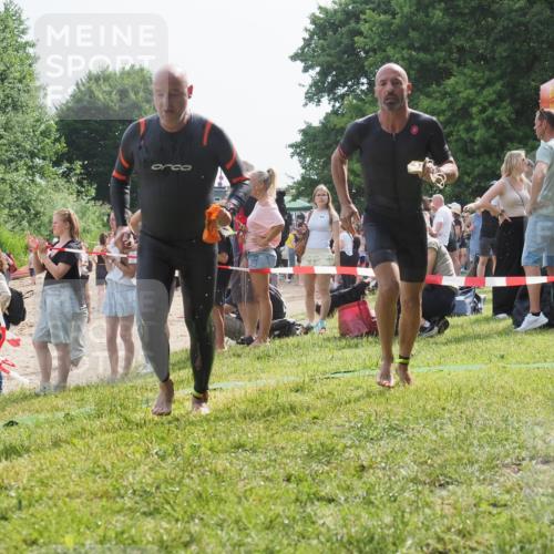 15.06.2025 - 27. Vierlanden-Triathlon KatJ http://msf.ph/oto/8009024 15.06.2025 10:07:20 Schwimmen 374, 383, 431, 459, 462 meine-sportfotos.de