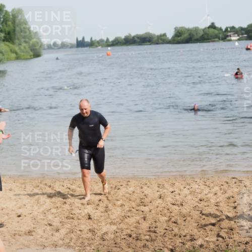 21.06.2025 - 27. Vierlanden-Triathlon MichiJ http://msf.ph/oto/8009046 15.06.2026 10:10:01 Schwimmen 466 meine-sportfotos.de