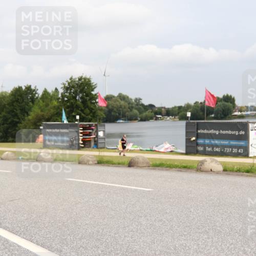 21.06.2025 - 27. Vierlanden-Triathlon H.Heesch http://msf.ph/oto/8009053 15.06.2025 12:19:48 Radfahren 678, 743, 844 meine-sportfotos.de
