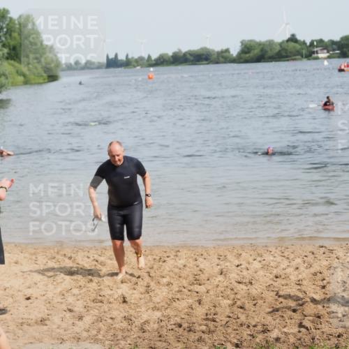 21.06.2025 - 27. Vierlanden-Triathlon MichiJ http://msf.ph/oto/8009057 15.06.2026 10:10:01 Schwimmen 466 meine-sportfotos.de