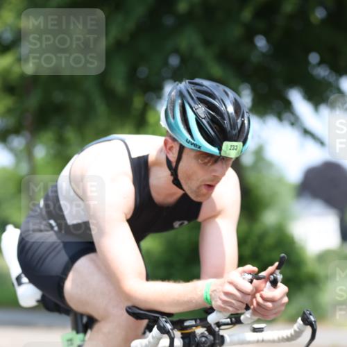 15.06.2025 - 7 Türme Triathlon Yannick Fuchs http://msf.ph/oto/8009061 15.06.2025 12:42:31 Radfahren 201, 233, 254, 283, 465, 561 meine-sportfotos.de