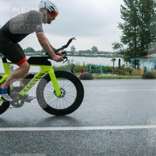 21.06.2025 - 27. Vierlanden-Triathlon H.Heesch http://msf.ph/oto/8009093 15.06.2025 13:29:17 Radfahren 1099, 1163, 1306 meine-sportfotos.de