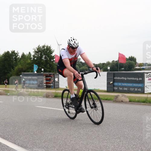 15.06.2025 - 27. Vierlanden-Triathlon H.Heesch http://msf.ph/oto/8009097 15.06.2025 10:52:25 Radfahren 269, 468 meine-sportfotos.de