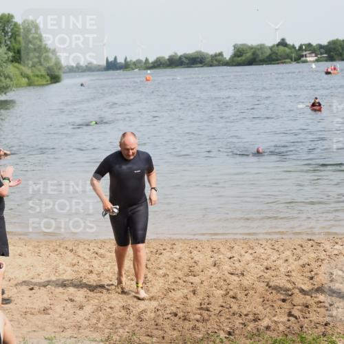 21.06.2025 - 27. Vierlanden-Triathlon MichiJ http://msf.ph/oto/8009111 15.06.2026 10:10:02 Schwimmen 466 meine-sportfotos.de
