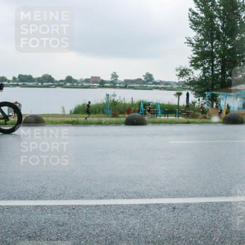 21.06.2025 - 27. Vierlanden-Triathlon H.Heesch http://msf.ph/oto/8009172 15.06.2025 13:29:34 Radfahren 1302 meine-sportfotos.de