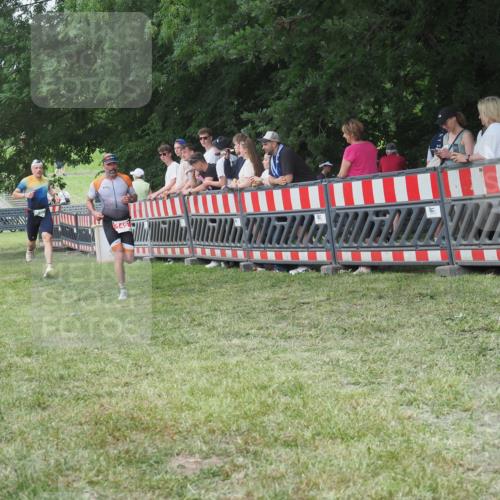 21.06.2025 - 27. Vierlanden-Triathlon KatJ http://msf.ph/oto/8009173 15.06.2025 13:02:45 Ziel 145, 718 meine-sportfotos.de