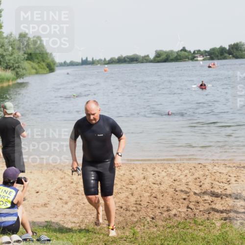 21.06.2025 - 27. Vierlanden-Triathlon MichiJ http://msf.ph/oto/8009178 15.06.2026 10:10:04 Schwimmen 466 meine-sportfotos.de