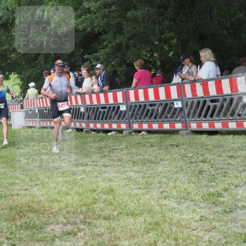 21.06.2025 - 27. Vierlanden-Triathlon KatJ http://msf.ph/oto/8009186 15.06.2025 13:02:46 Ziel 145, 718 meine-sportfotos.de