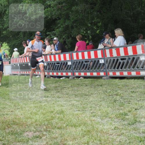21.06.2025 - 27. Vierlanden-Triathlon KatJ http://msf.ph/oto/8009193 15.06.2025 13:02:46 Ziel 145, 718 meine-sportfotos.de