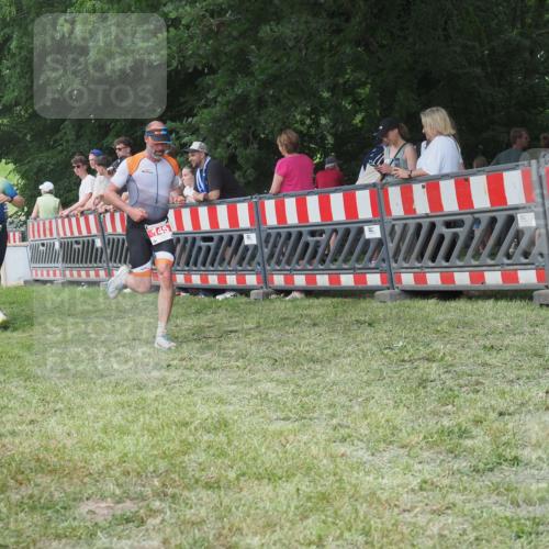 21.06.2025 - 27. Vierlanden-Triathlon KatJ http://msf.ph/oto/8009199 15.06.2025 13:02:46 Ziel 145, 718 meine-sportfotos.de