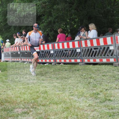 21.06.2025 - 27. Vierlanden-Triathlon KatJ http://msf.ph/oto/8009203 15.06.2025 13:02:46 Ziel 145, 718 meine-sportfotos.de