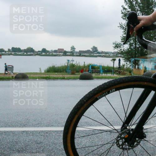 21.06.2025 - 27. Vierlanden-Triathlon H.Heesch http://msf.ph/oto/8009204 15.06.2025 13:29:43 Radfahren 1287 meine-sportfotos.de