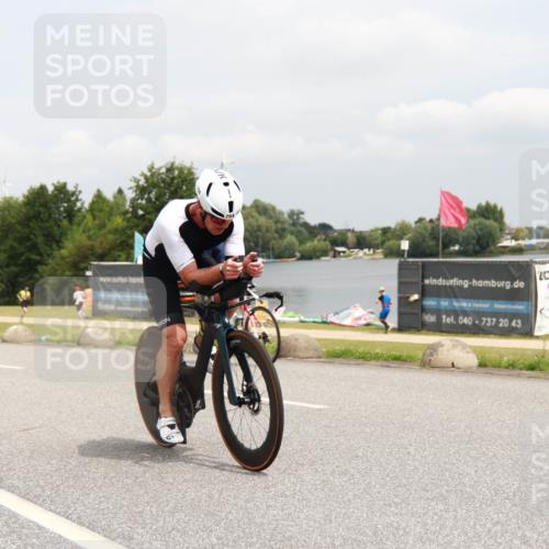 21.06.2025 - 27. Vierlanden-Triathlon H.Heesch http://msf.ph/oto/8009210 15.06.2025 12:22:02 Radfahren 794, 900, 937 meine-sportfotos.de