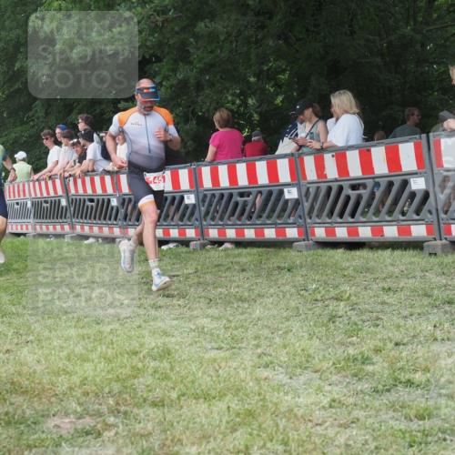 21.06.2025 - 27. Vierlanden-Triathlon KatJ http://msf.ph/oto/8009211 15.06.2025 13:02:46 Ziel 145, 718 meine-sportfotos.de