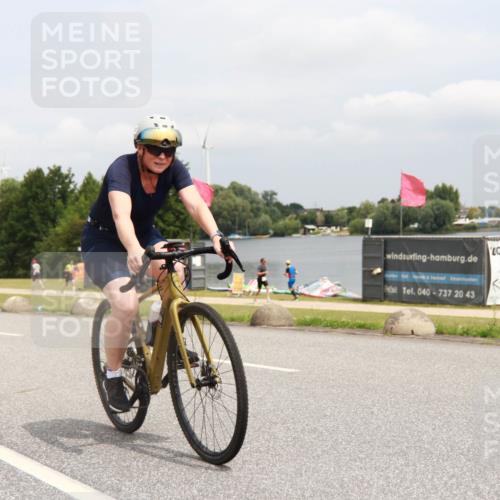 21.06.2025 - 27. Vierlanden-Triathlon H.Heesch http://msf.ph/oto/8009217 15.06.2025 12:22:03 Radfahren 794, 900, 937 meine-sportfotos.de
