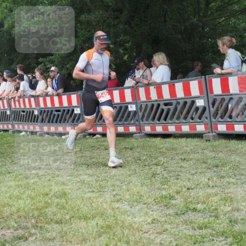 21.06.2025 - 27. Vierlanden-Triathlon KatJ http://msf.ph/oto/8009226 15.06.2025 13:02:47 Ziel 145, 718 meine-sportfotos.de