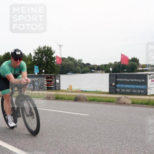 15.06.2025 - 27. Vierlanden-Triathlon H.Heesch http://msf.ph/oto/8009243 15.06.2025 10:53:09 Radfahren 247, 399, 587, 615 meine-sportfotos.de