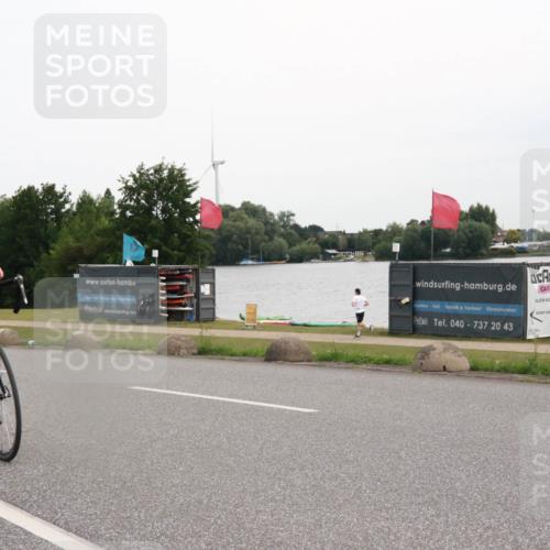 15.06.2025 - 27. Vierlanden-Triathlon H.Heesch http://msf.ph/oto/8009261 15.06.2025 10:53:13 Radfahren 247, 391, 587 meine-sportfotos.de