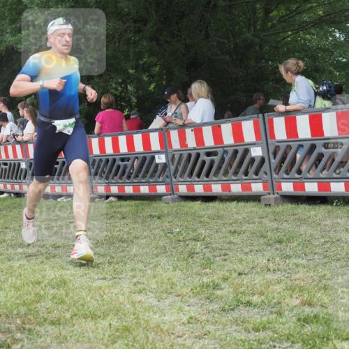 21.06.2025 - 27. Vierlanden-Triathlon KatJ http://msf.ph/oto/8009288 15.06.2025 13:02:48 Ziel 145, 718 meine-sportfotos.de