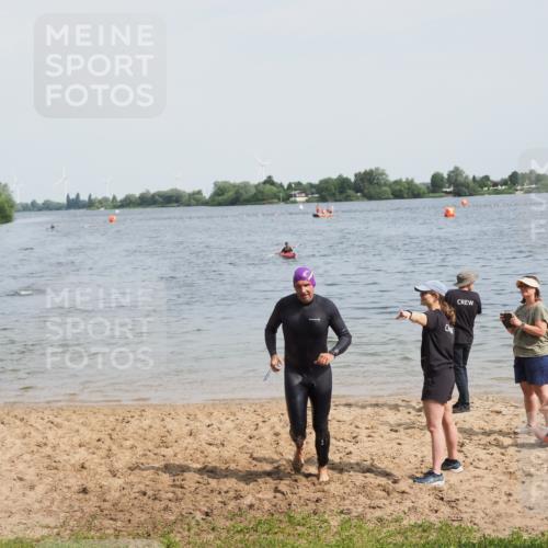 21.06.2025 - 27. Vierlanden-Triathlon MichiJ http://msf.ph/oto/8009319 15.06.2026 10:10:24 Schwimmen 417, 444 meine-sportfotos.de