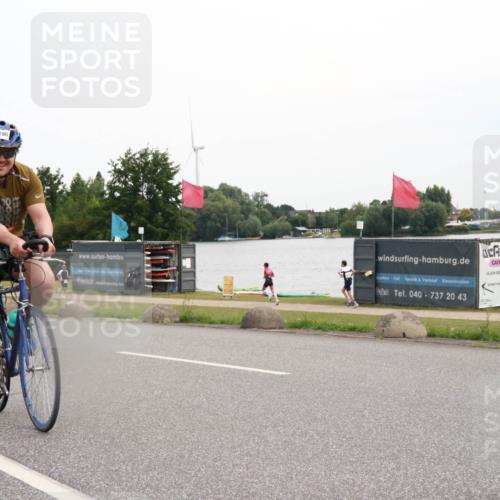 15.06.2025 - 27. Vierlanden-Triathlon H.Heesch http://msf.ph/oto/8009333 15.06.2025 10:53:41 Radfahren 70, 113, 181, 201, 290 meine-sportfotos.de