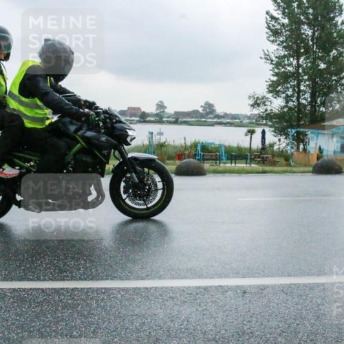 21.06.2025 - 27. Vierlanden-Triathlon H.Heesch http://msf.ph/oto/8009345 15.06.2025 13:30:06 Radfahren 1105, 1257 meine-sportfotos.de