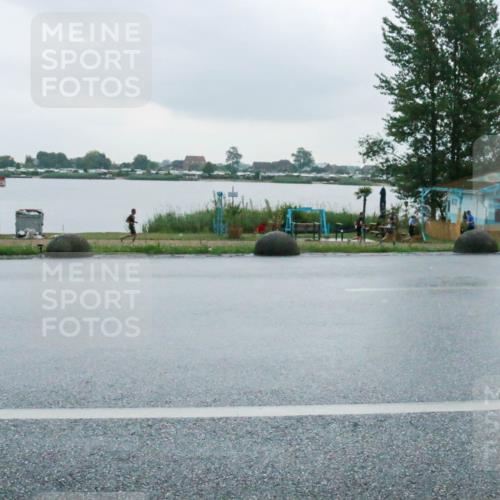 21.06.2025 - 27. Vierlanden-Triathlon H.Heesch http://msf.ph/oto/8009374 15.06.2025 13:30:19 Radfahren 1097, 1264 meine-sportfotos.de