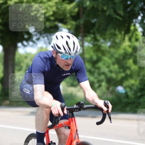 15.06.2025 - 7 Türme Triathlon Yannick Fuchs http://msf.ph/oto/8009380 15.06.2025 12:42:45 Radfahren 214, 306 meine-sportfotos.de
