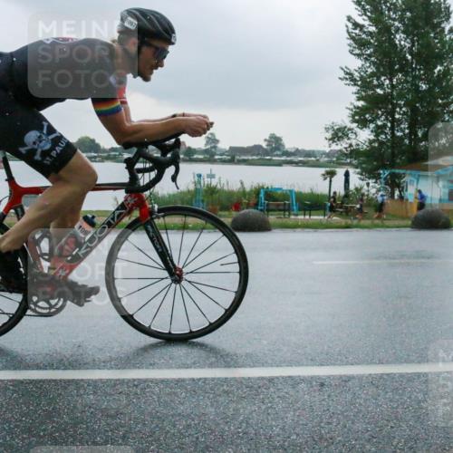 21.06.2025 - 27. Vierlanden-Triathlon H.Heesch http://msf.ph/oto/8009384 15.06.2025 13:30:19 Radfahren 1097, 1264 meine-sportfotos.de
