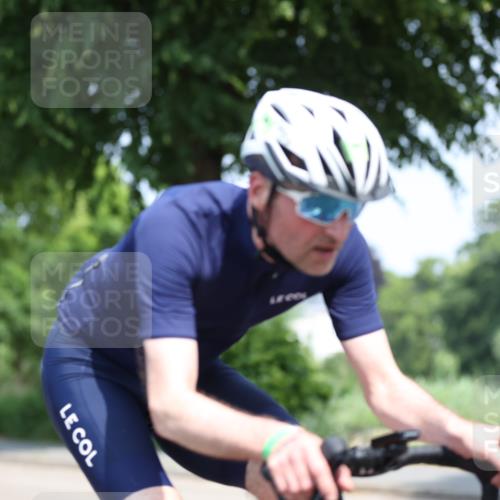 15.06.2025 - 7 Türme Triathlon Yannick Fuchs http://msf.ph/oto/8009394 15.06.2025 12:42:45 Radfahren 214, 306 meine-sportfotos.de