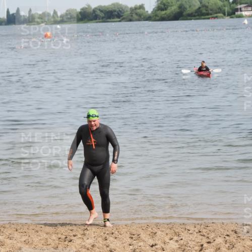 21.06.2025 - 27. Vierlanden-Triathlon MichiJ http://msf.ph/oto/8009413 15.06.2026 10:10:58 Schwimmen 451 meine-sportfotos.de