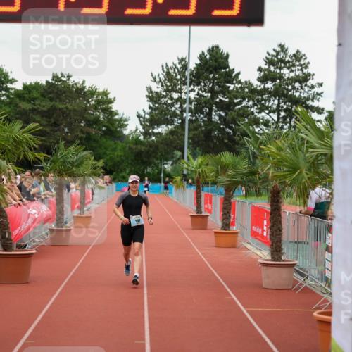 15.06.2025 - 7 Türme Triathlon Michael Strokosch http://msf.ph/oto/8009431 15.06.2025 14:53:34 Ziel 547, 601 meine-sportfotos.de
