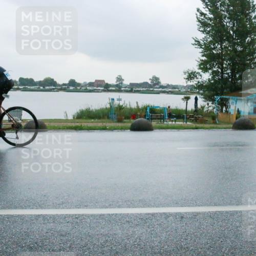 21.06.2025 - 27. Vierlanden-Triathlon H.Heesch http://msf.ph/oto/8009473 15.06.2025 13:30:35 Radfahren 1250, 1307 meine-sportfotos.de