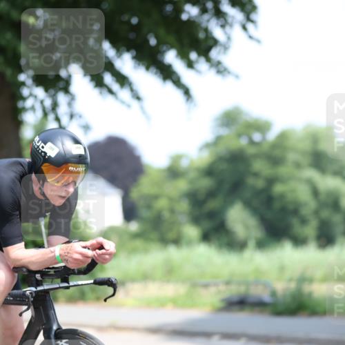 15.06.2025 - 7 Türme Triathlon Yannick Fuchs http://msf.ph/oto/8009474 15.06.2025 12:43:05 Radfahren 369, 392 meine-sportfotos.de