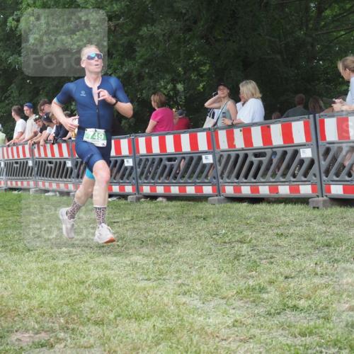 21.06.2025 - 27. Vierlanden-Triathlon KatJ http://msf.ph/oto/8009515 15.06.2025 13:03:04 Ziel 749 meine-sportfotos.de