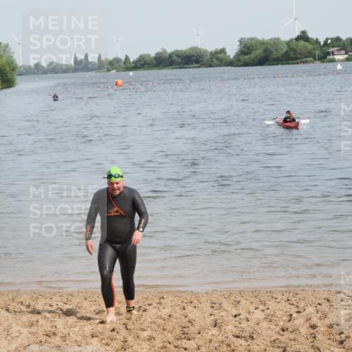 21.06.2025 - 27. Vierlanden-Triathlon MichiJ http://msf.ph/oto/8009522 15.06.2026 10:11:00 Schwimmen 451 meine-sportfotos.de