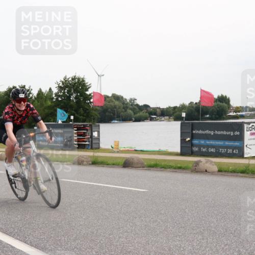 15.06.2025 - 27. Vierlanden-Triathlon H.Heesch http://msf.ph/oto/8009529 15.06.2025 10:55:04 Radfahren 8, 546, 605, 608 meine-sportfotos.de