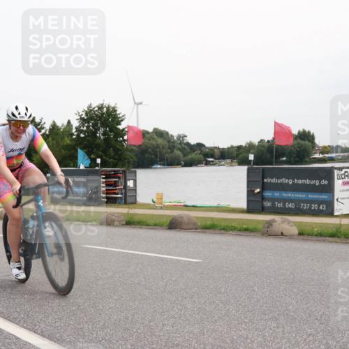 15.06.2025 - 27. Vierlanden-Triathlon H.Heesch http://msf.ph/oto/8009542 15.06.2025 10:55:06 Radfahren 8, 546, 605, 608 meine-sportfotos.de