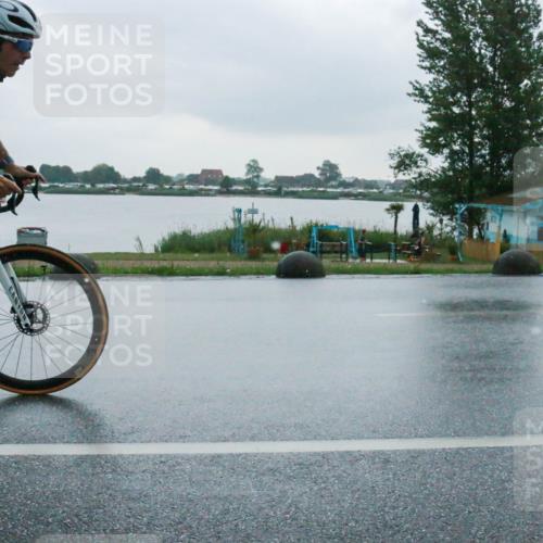 21.06.2025 - 27. Vierlanden-Triathlon H.Heesch http://msf.ph/oto/8009543 15.06.2025 13:31:39 Radfahren 1106, 1116 meine-sportfotos.de