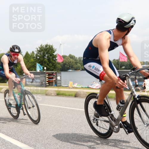 21.06.2025 - 27. Vierlanden-Triathlon H.Heesch http://msf.ph/oto/8009546 15.06.2025 12:26:47 Radfahren 984, 985, 986, 987, 988 meine-sportfotos.de