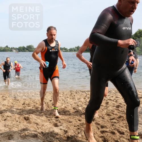 15.06.2025 - 27. Vierlanden-Triathlon Lena Gebhardt http://msf.ph/oto/8009547 15.06.2025 10:06:48 Schwimmen 367, 386, 388, 396, 423, 429, 441, 457, 467 meine-sportfotos.de