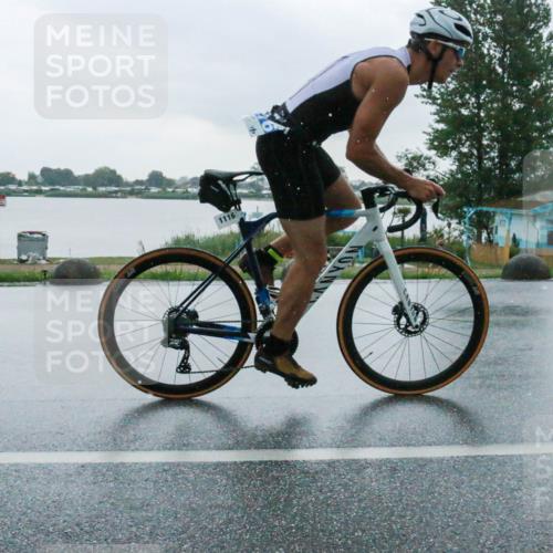 21.06.2025 - 27. Vierlanden-Triathlon H.Heesch http://msf.ph/oto/8009562 15.06.2025 13:31:39 Radfahren 1106, 1116 meine-sportfotos.de