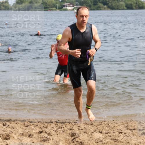 15.06.2025 - 27. Vierlanden-Triathlon Lena Gebhardt http://msf.ph/oto/8009565 15.06.2025 10:06:49 Schwimmen 131, 367, 386, 388, 396, 423, 429, 441, 457, 467 meine-sportfotos.de