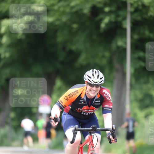15.06.2025 - 7 Türme Triathlon Yannick Fuchs http://msf.ph/oto/8009568 15.06.2025 13:24:12 Radfahren 308 meine-sportfotos.de