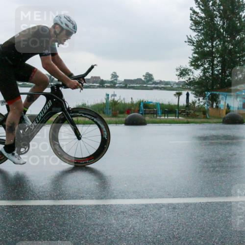 21.06.2025 - 27. Vierlanden-Triathlon H.Heesch http://msf.ph/oto/8009574 15.06.2025 13:31:43 Radfahren 1106, 1116 meine-sportfotos.de
