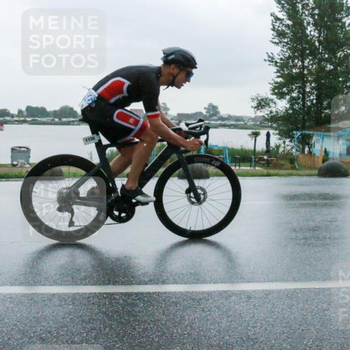 21.06.2025 - 27. Vierlanden-Triathlon H.Heesch http://msf.ph/oto/8009584 15.06.2025 13:31:50 Radfahren 1156, 1241 meine-sportfotos.de