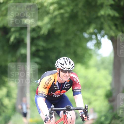 15.06.2025 - 7 Türme Triathlon Yannick Fuchs http://msf.ph/oto/8009594 15.06.2025 13:24:12 Radfahren 308 meine-sportfotos.de