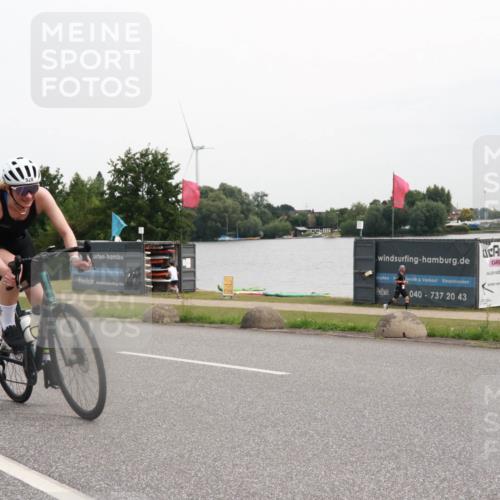 15.06.2025 - 27. Vierlanden-Triathlon H.Heesch http://msf.ph/oto/8009611 15.06.2025 10:55:38 Radfahren 167, 221, 521, 528, 559 meine-sportfotos.de