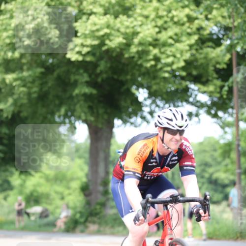 15.06.2025 - 7 Türme Triathlon Yannick Fuchs http://msf.ph/oto/8009622 15.06.2025 13:24:12 Radfahren 308 meine-sportfotos.de