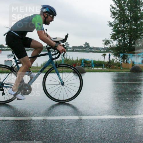 21.06.2025 - 27. Vierlanden-Triathlon H.Heesch http://msf.ph/oto/8009645 15.06.2025 13:35:57 Radfahren 1139 meine-sportfotos.de
